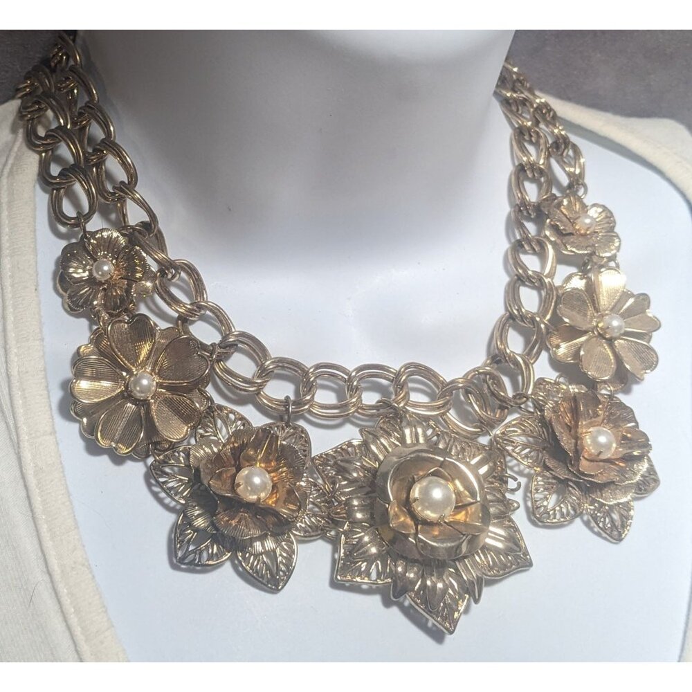 Gold Pearl Flower Necklace